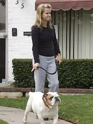 Reese Witherspoon - Bulldog Ingles